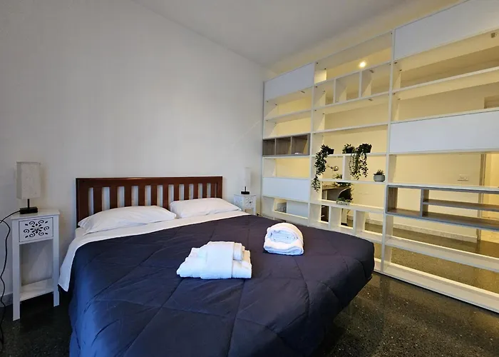 Be Your Home - Isabella Bright Apartment